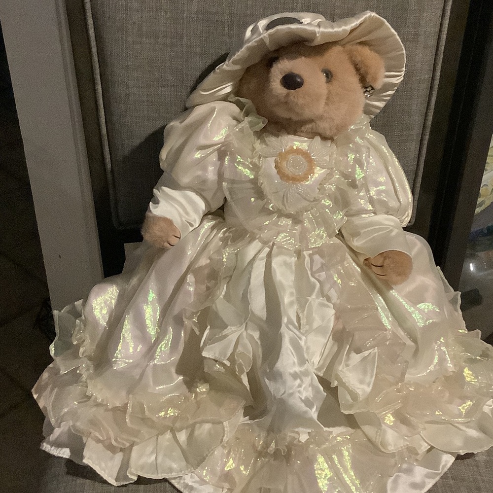 Bearly People Collectable Bridal Bear